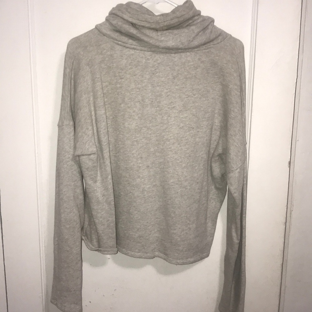 Pullover - Picture 2 of 2